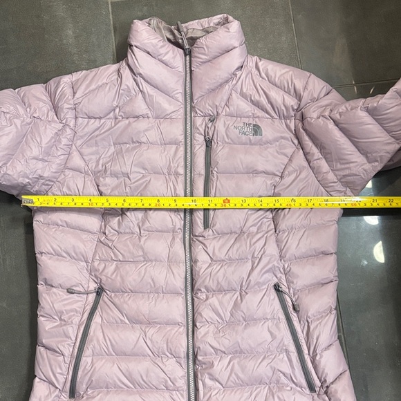 The North Face Women's Light Purple Puffer Jacket - Picture 10 of 17